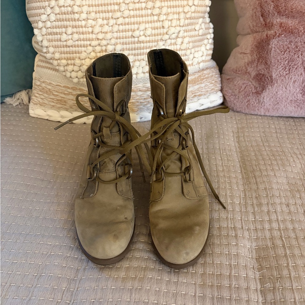 Sorel Women's Joan of Arctic Alpine Tundra Wedge Boots - Picture 2 of 12